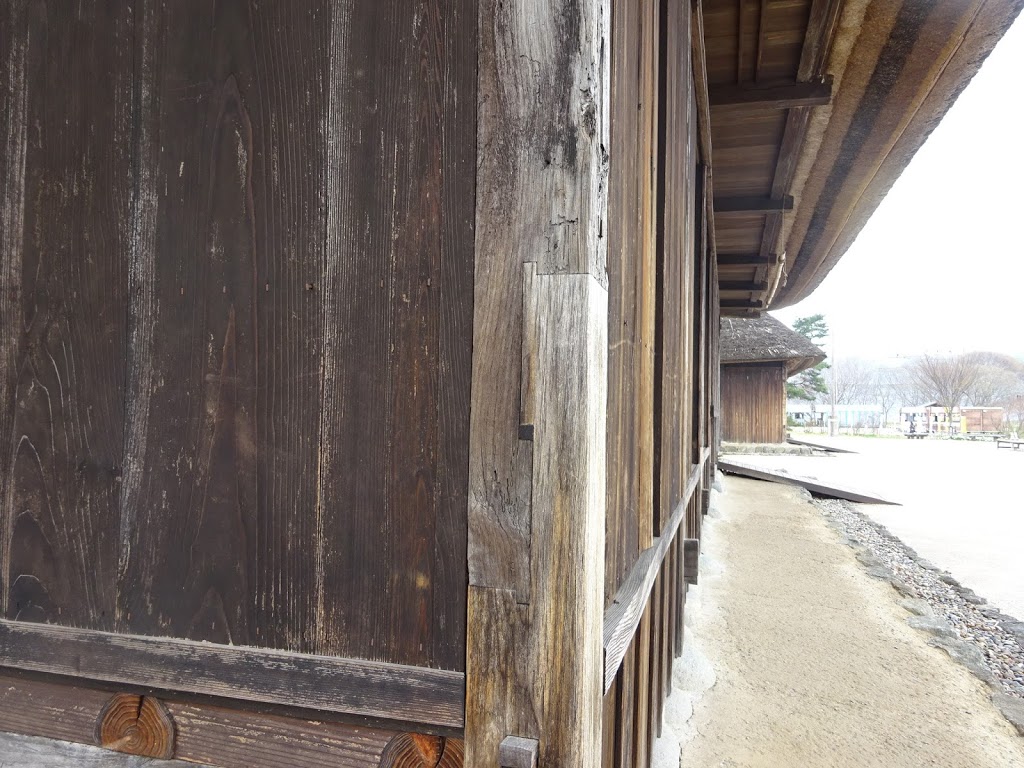 階段下の空間を利用した土間収納