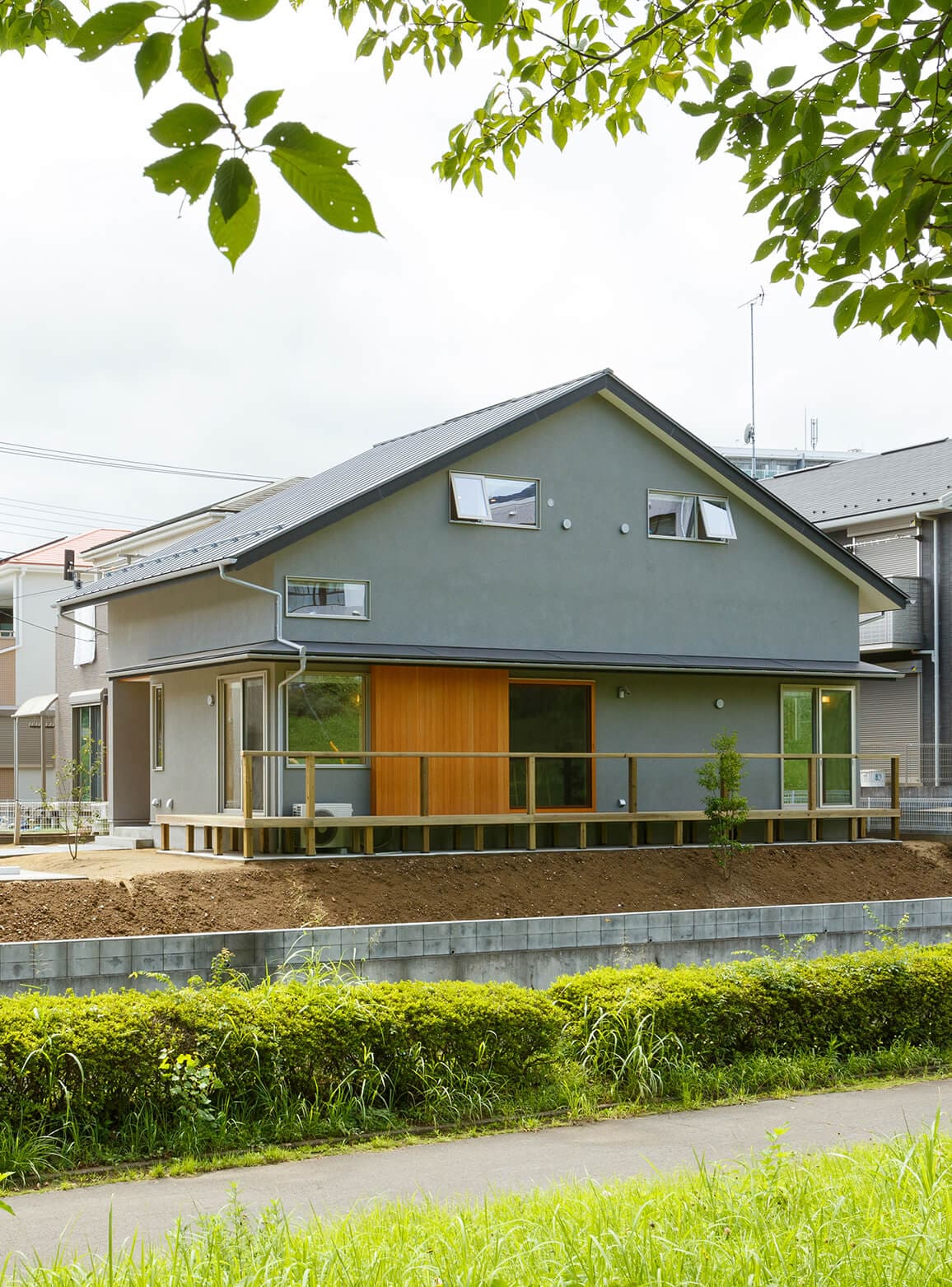 和を織り交ぜた大屋根の家