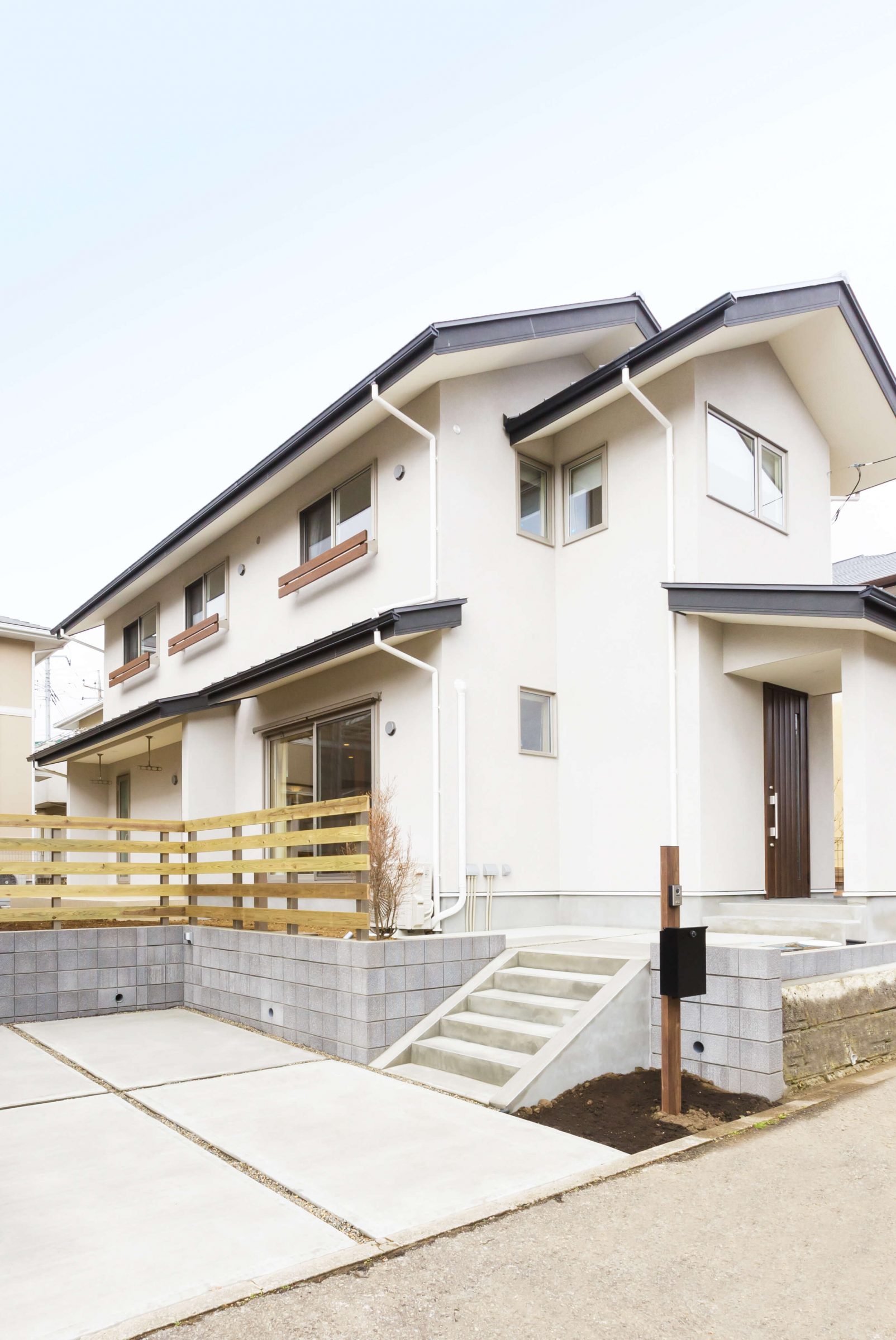 桜と住まう家