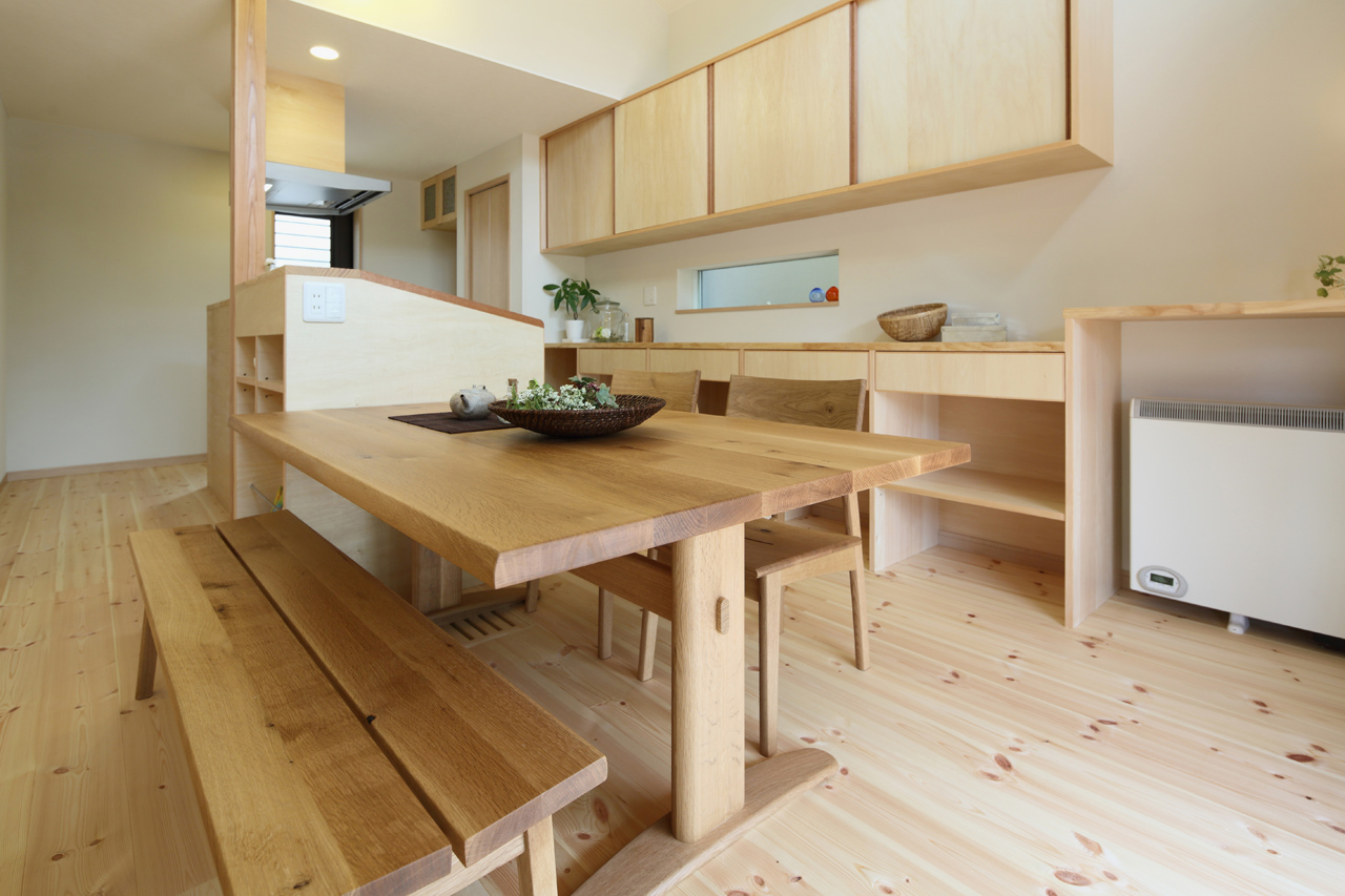 和モダン住宅を建てる際の注意点と成功のコツ:自然素材のメンテナンスと耐久性