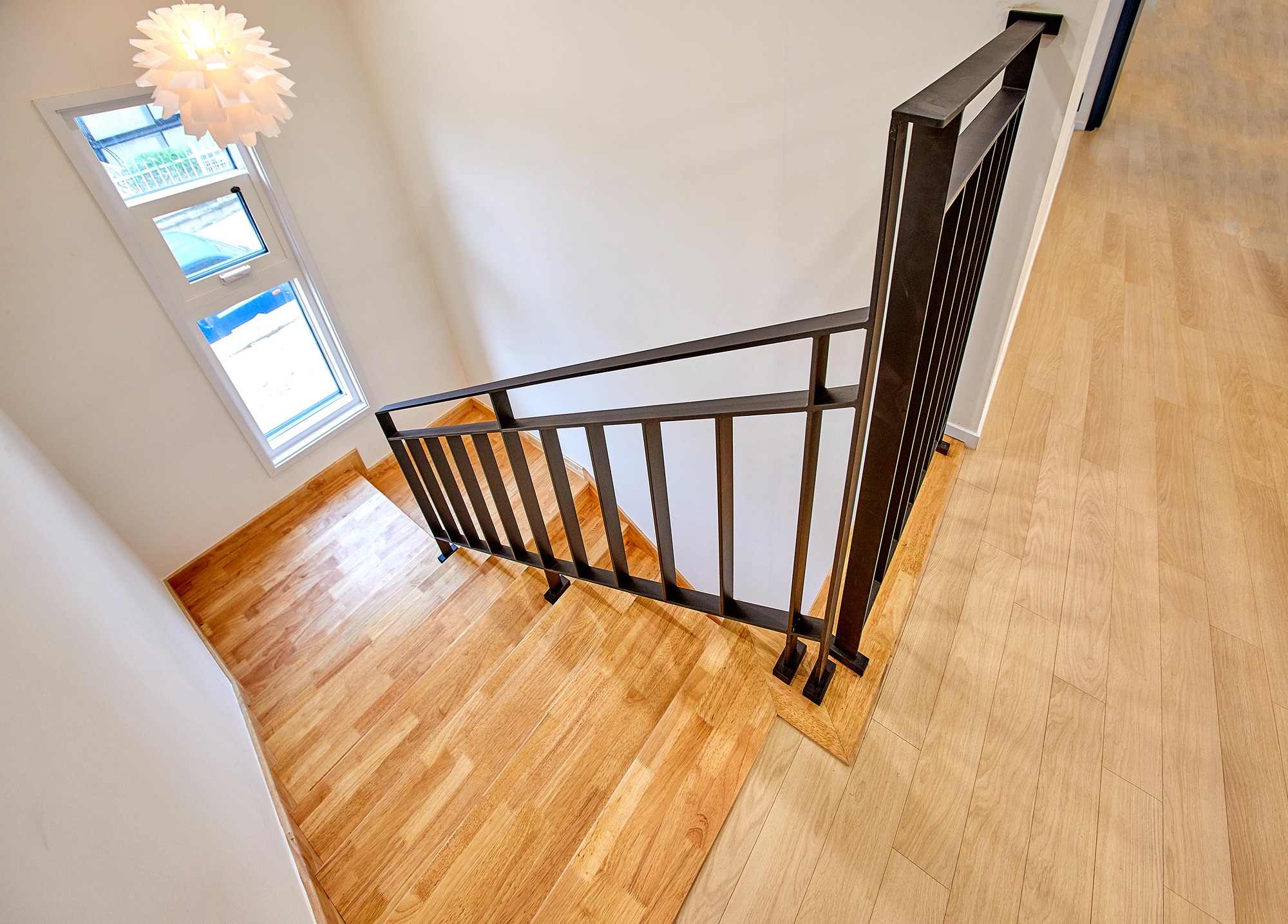 階段の種類とデザイン|形状によって変わる空間の表情